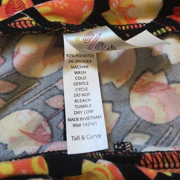 LuLaRoe TC Tulip Print Leggings w Black Background - Picture 5 of 5